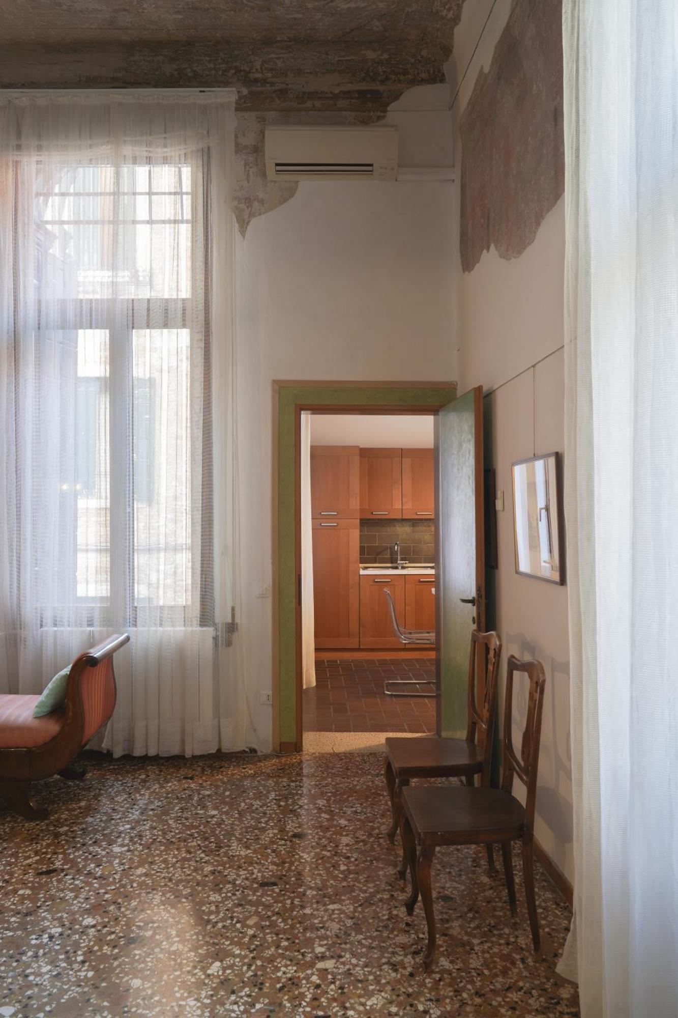 Melusina Apartments Rialto Венеция Экстерьер фото