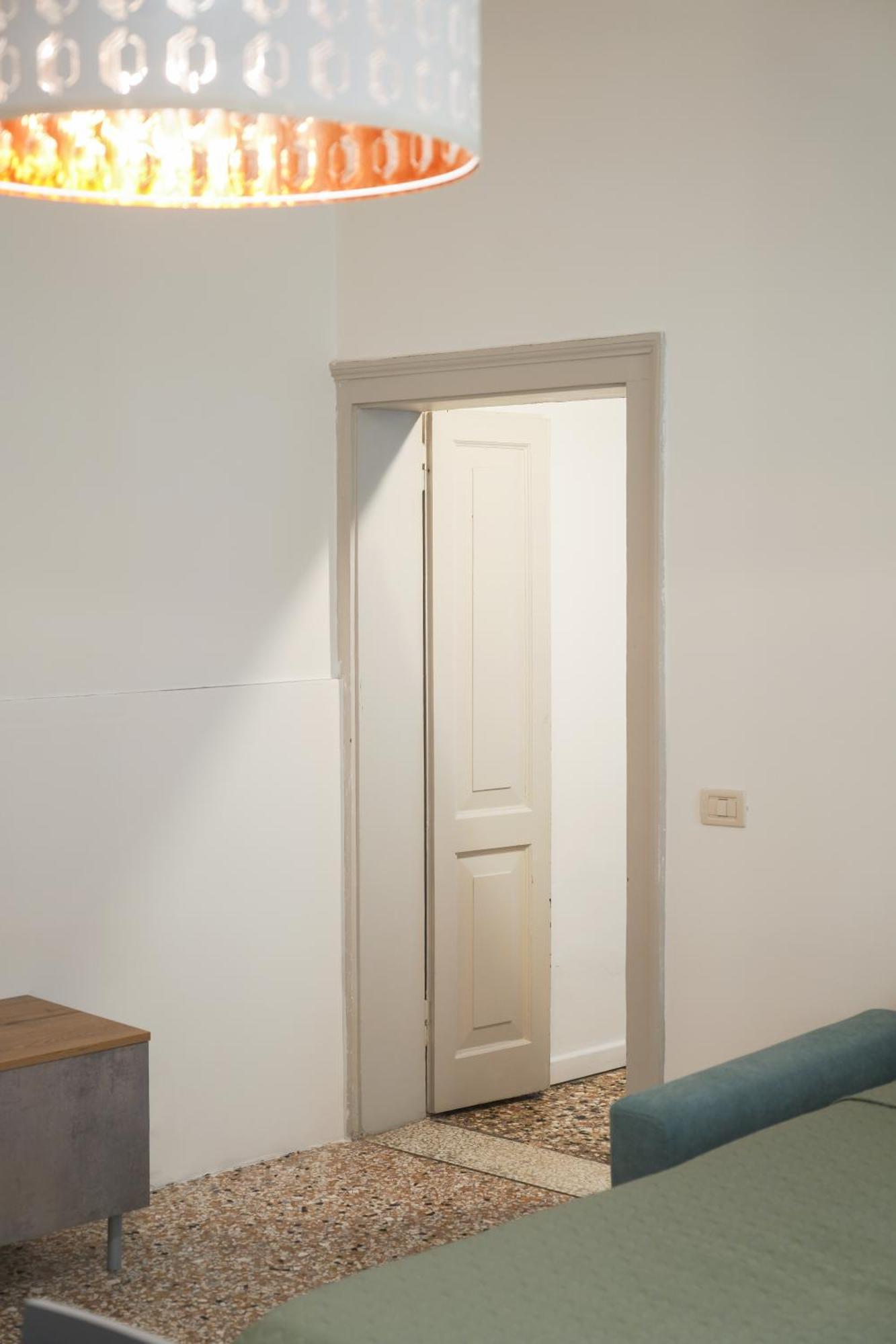 Melusina Apartments Rialto Венеция Экстерьер фото