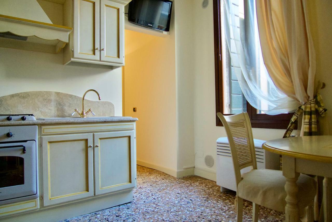 Melusina Apartments Rialto Венеция Экстерьер фото