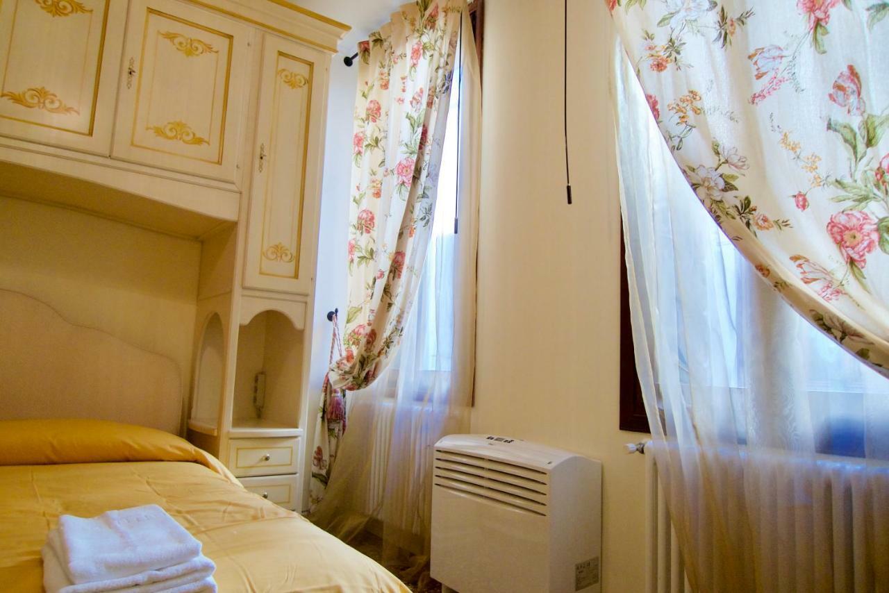 Melusina Apartments Rialto Венеция Экстерьер фото